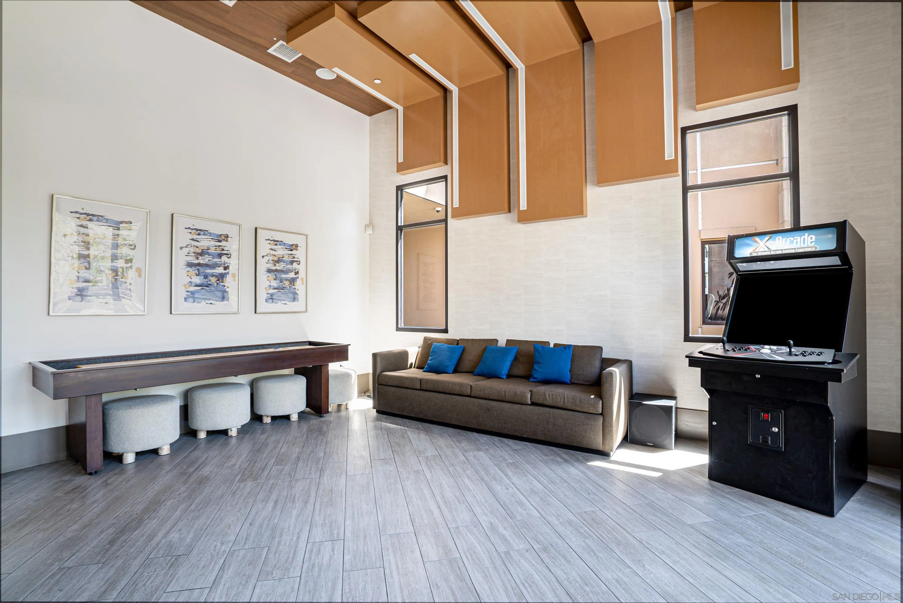 https://cdn.realtyfeed.com/cdn/127/250037272/c89e1b45115da370a92727f232e3b64e.webp