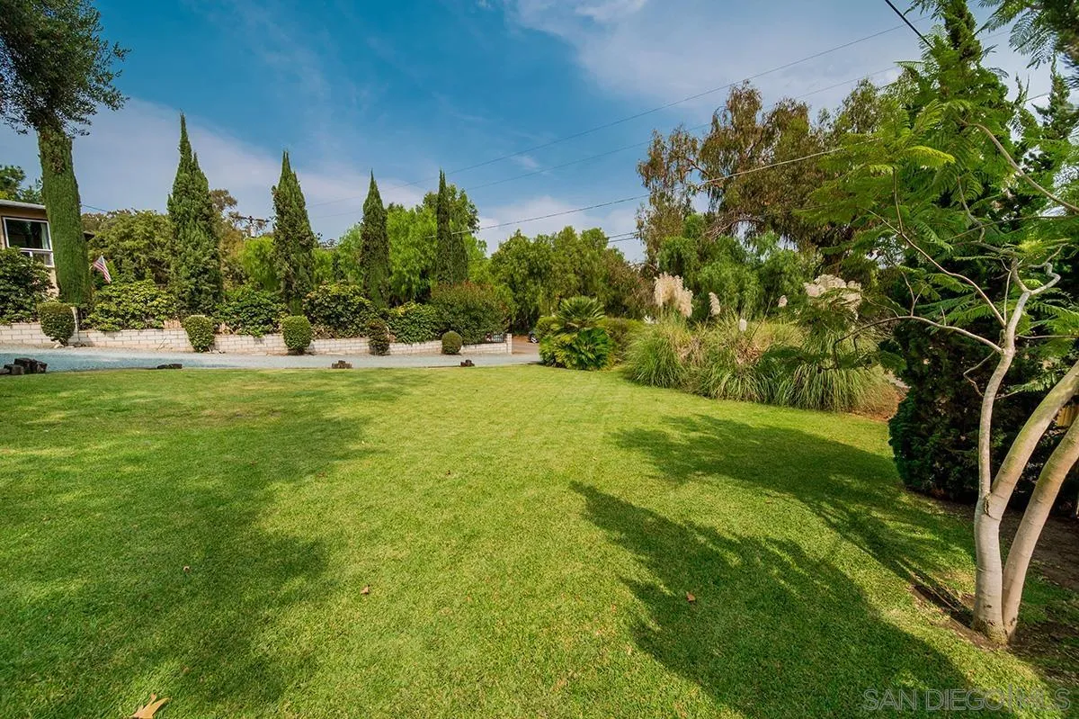 https://cdn.realtyfeed.com/cdn/127/250037279/699b1dd21481ba8e949a5ee3e5b564d3.webp