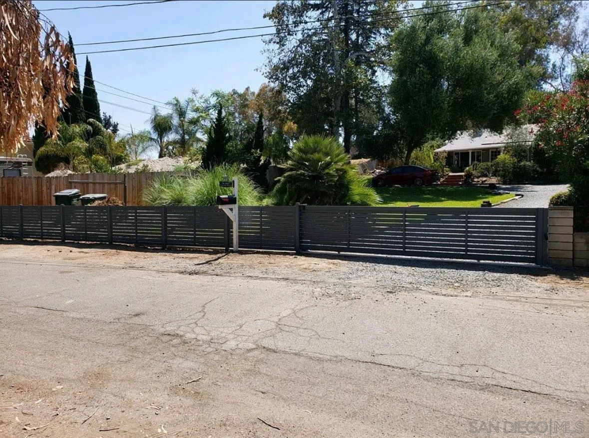 https://cdn.realtyfeed.com/cdn/127/250037279/bd6be219688eab7860e17e650eb2cca9.webp
