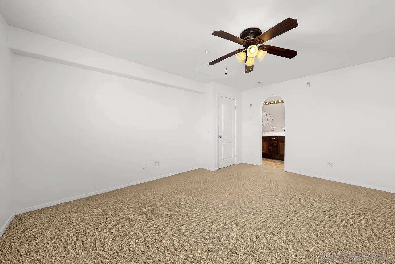 https://cdn.realtyfeed.com/cdn/127/250037293/1d0a0611fb01c9a6fa660c34f0618c61.webp