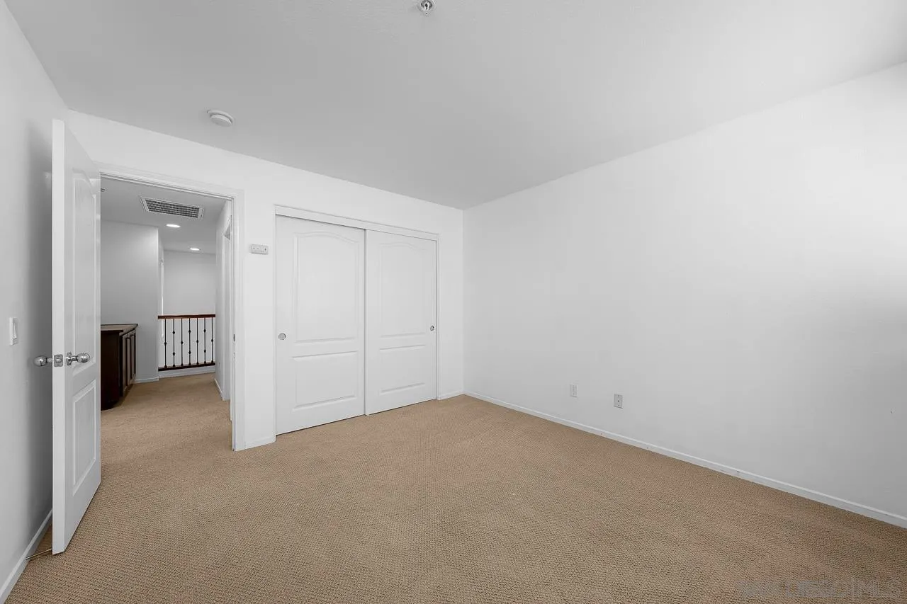 https://cdn.realtyfeed.com/cdn/127/250037293/352059efa5216f84e961cf7574070bb2.webp