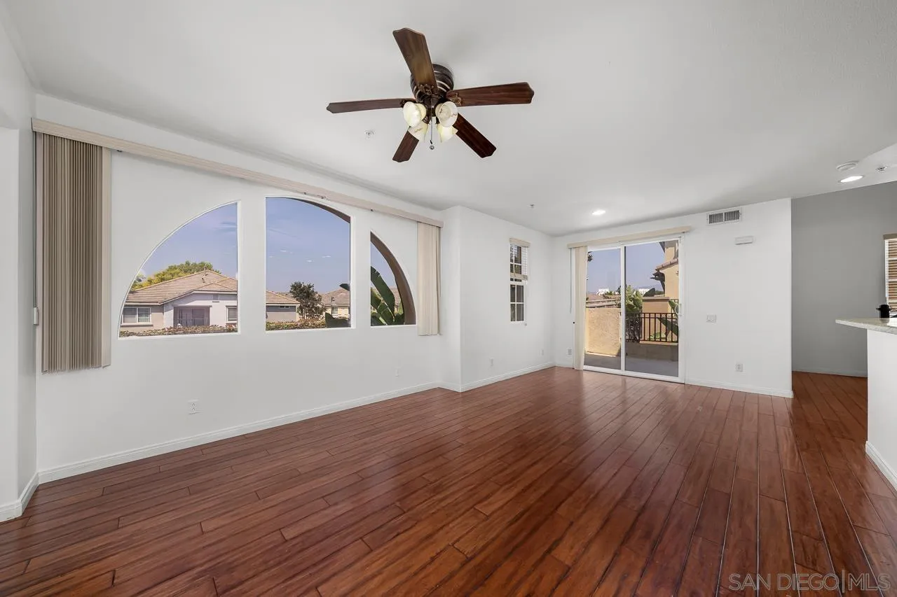 https://cdn.realtyfeed.com/cdn/127/250037293/3bfd1a5da5cf7e76e3ecba549d0846a5.webp