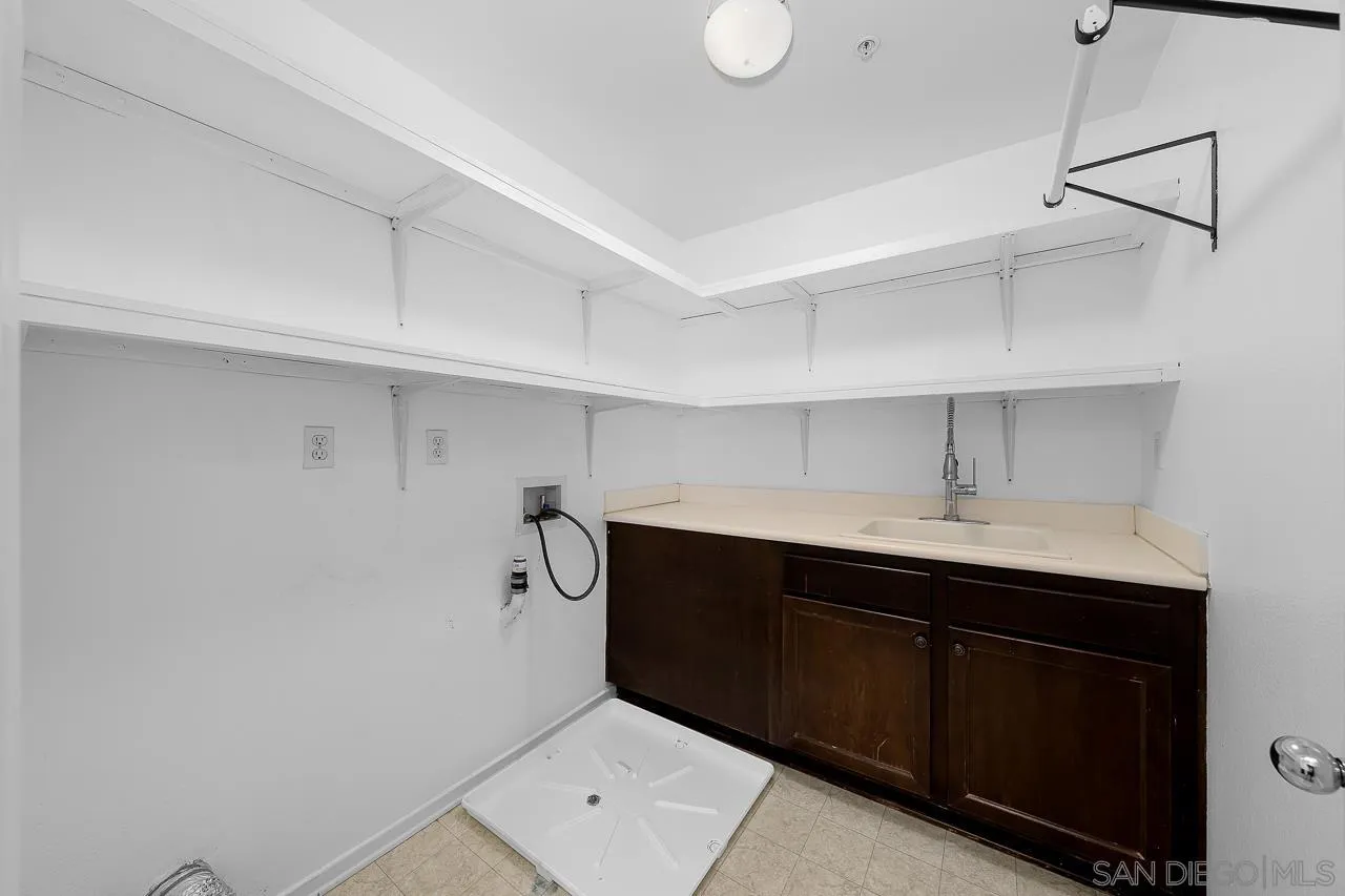 https://cdn.realtyfeed.com/cdn/127/250037293/75b4bf60910d828d18619c9b72dbc486.webp