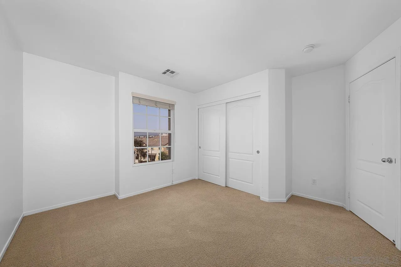https://cdn.realtyfeed.com/cdn/127/250037293/c7a2efacab83d4d6fe8fe7c52dad42f1.webp