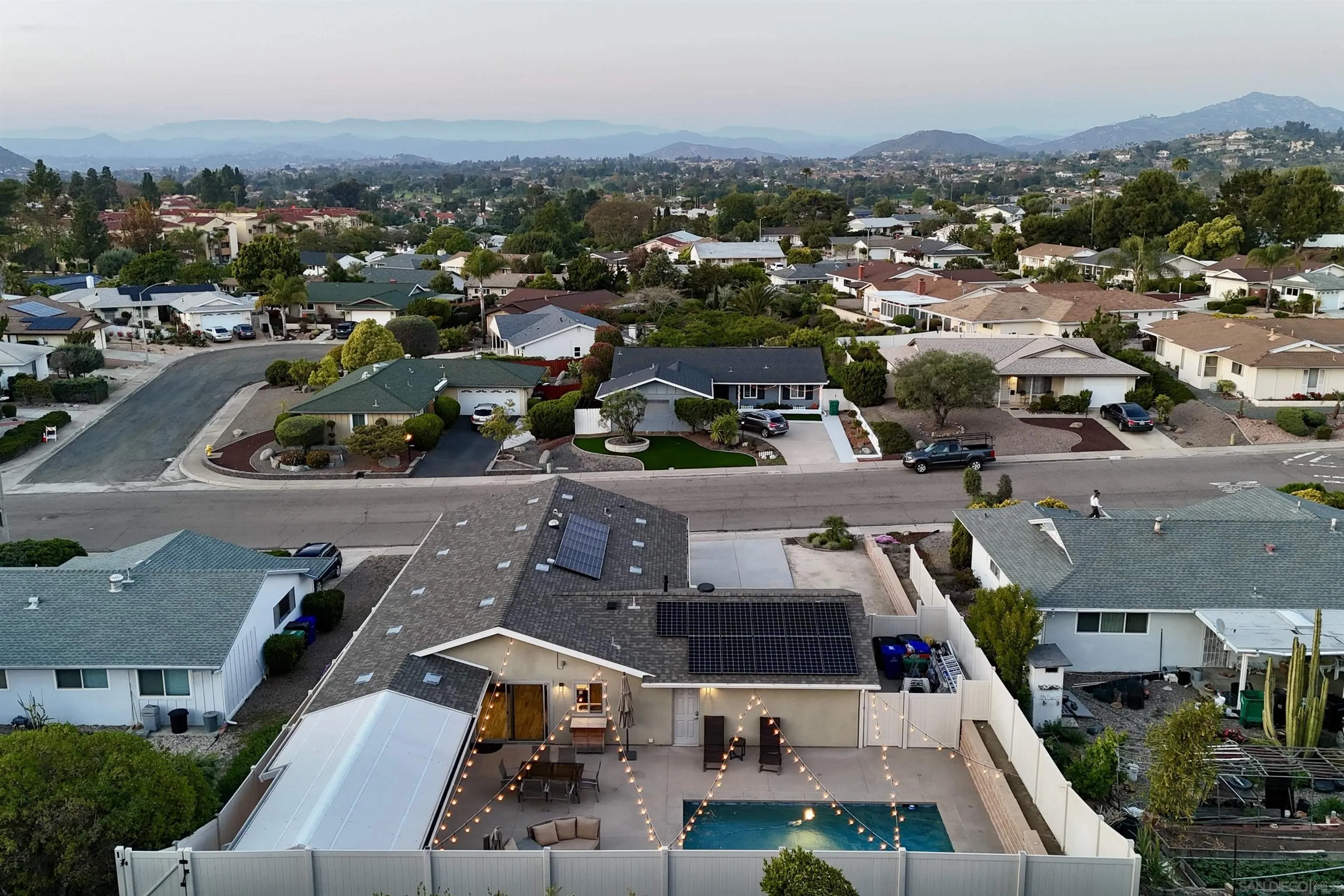 https://cdn.realtyfeed.com/cdn/127/250037297/78f2256c58409602e1377f62886386ad.webp
