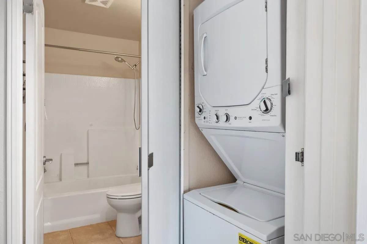 https://cdn.realtyfeed.com/cdn/127/250037299/1a6fe2f9d9268fbe18355d58df5f97e0.webp