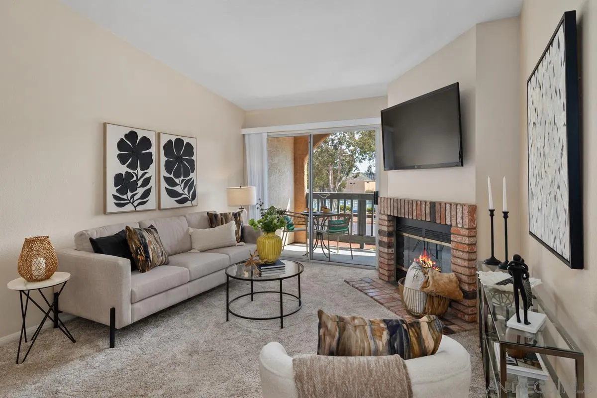 https://cdn.realtyfeed.com/cdn/127/250037299/4520fcfbbb444644361d4b2b17a15e08.webp