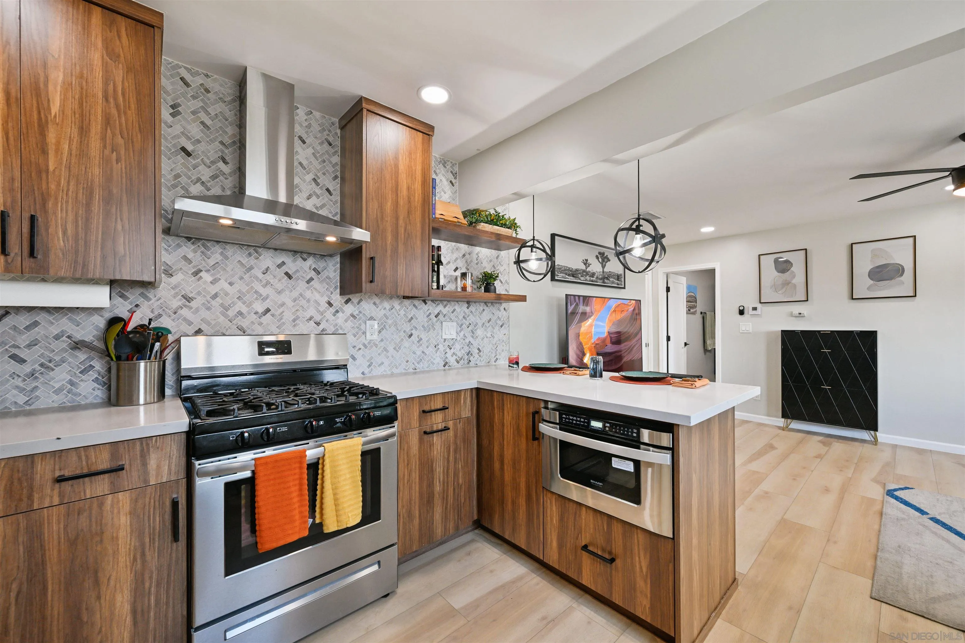 https://cdn.realtyfeed.com/cdn/127/250037300/1c5cac7f60b3076fed49b1b3c1af1623.webp