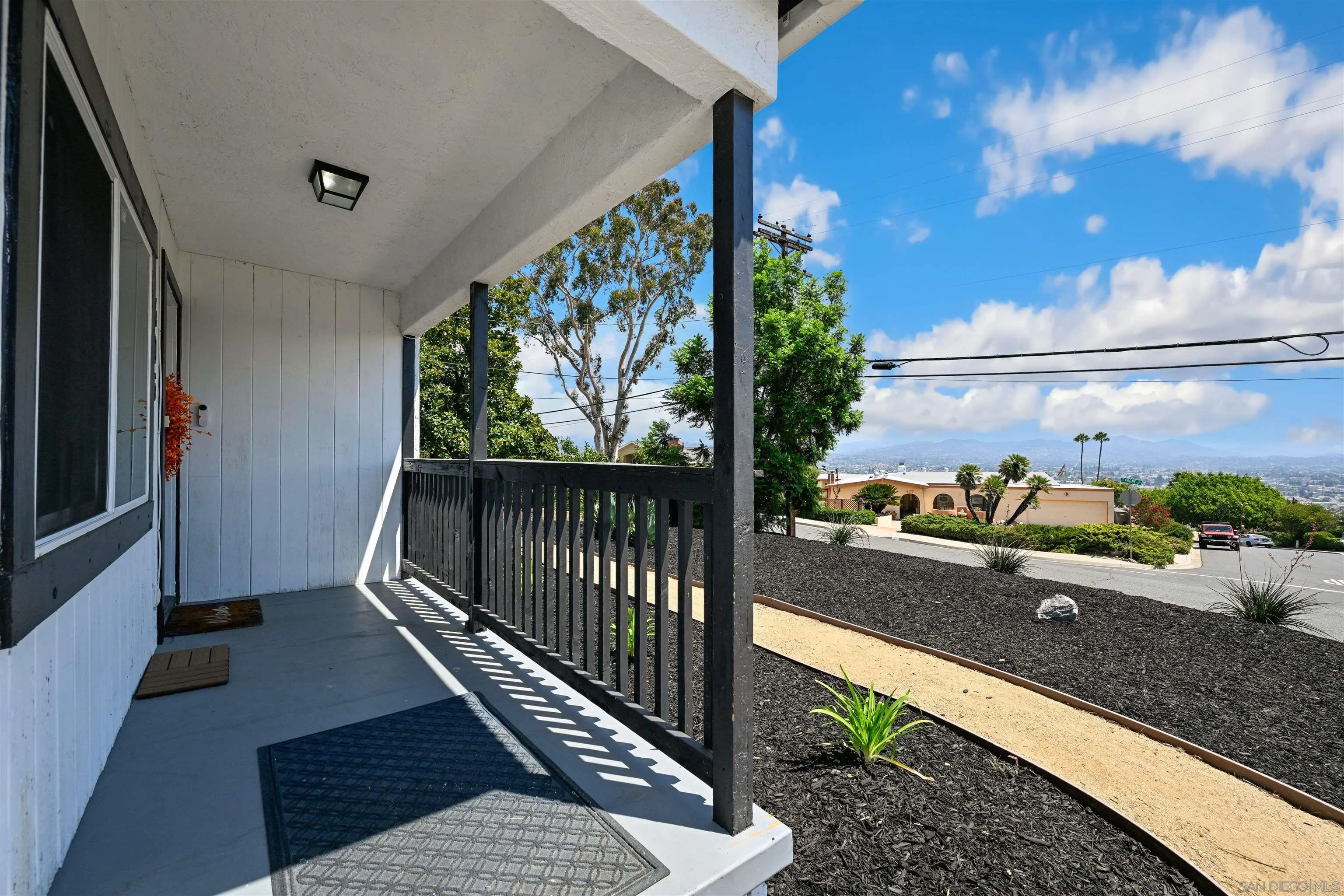 https://cdn.realtyfeed.com/cdn/127/250037300/bc864a13d3f628f5e60a7890be19fa9c.webp