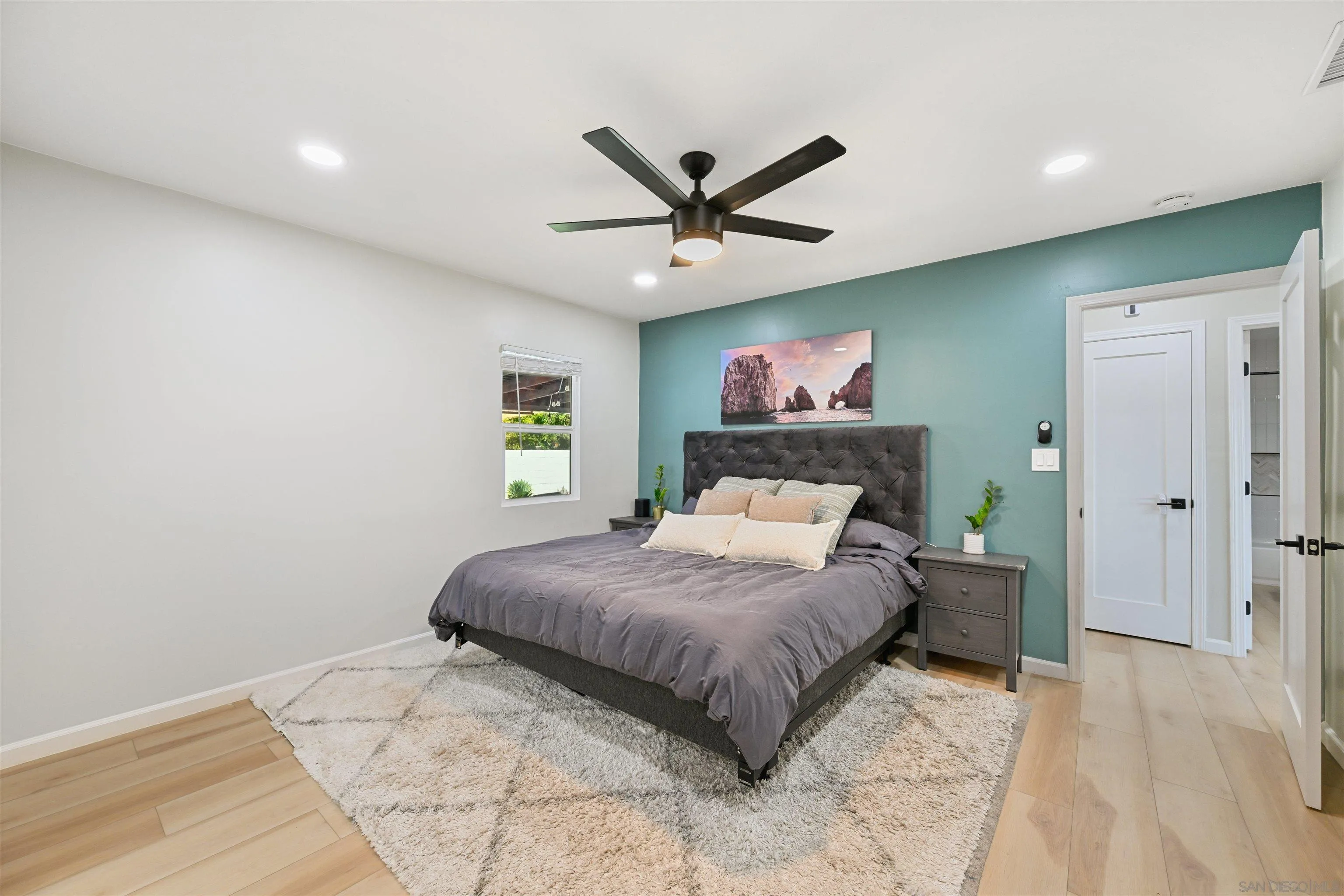 https://cdn.realtyfeed.com/cdn/127/250037300/da79b3960b6d49849bb6b3a3940cef08.webp