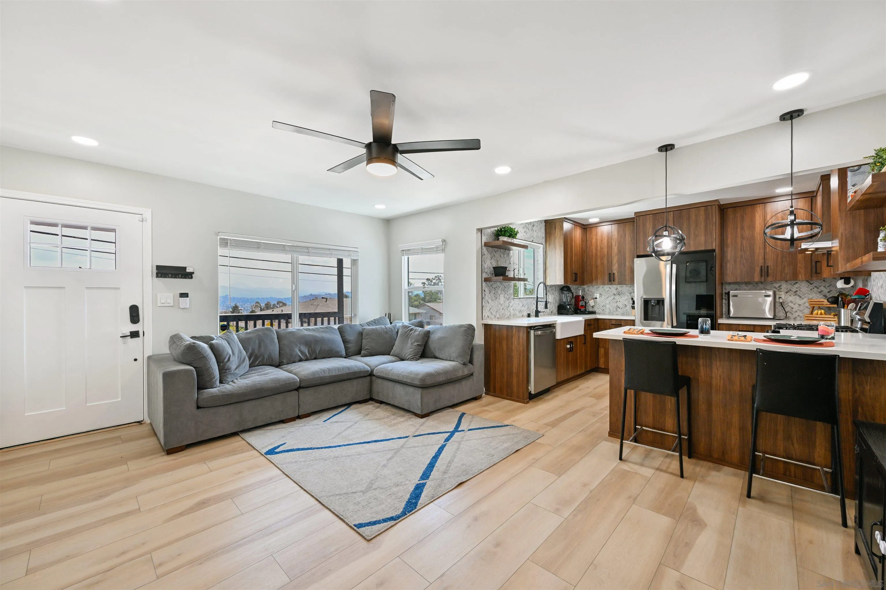 https://cdn.realtyfeed.com/cdn/127/250037300/ed91a6c7ac6be5d028045a367fb3cb65.webp