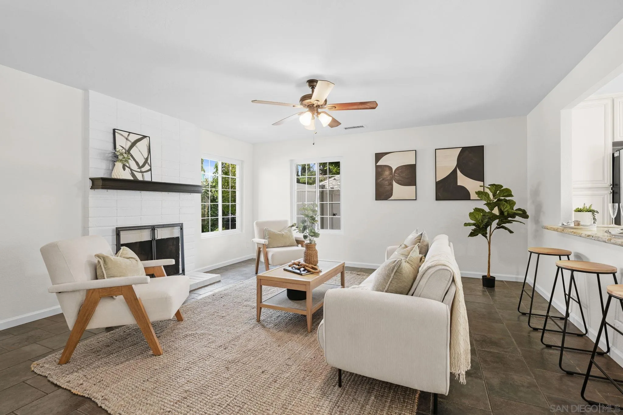 https://cdn.realtyfeed.com/cdn/127/250037303/ab8dc9d8d8097a480bb01aa06eadad35.webp