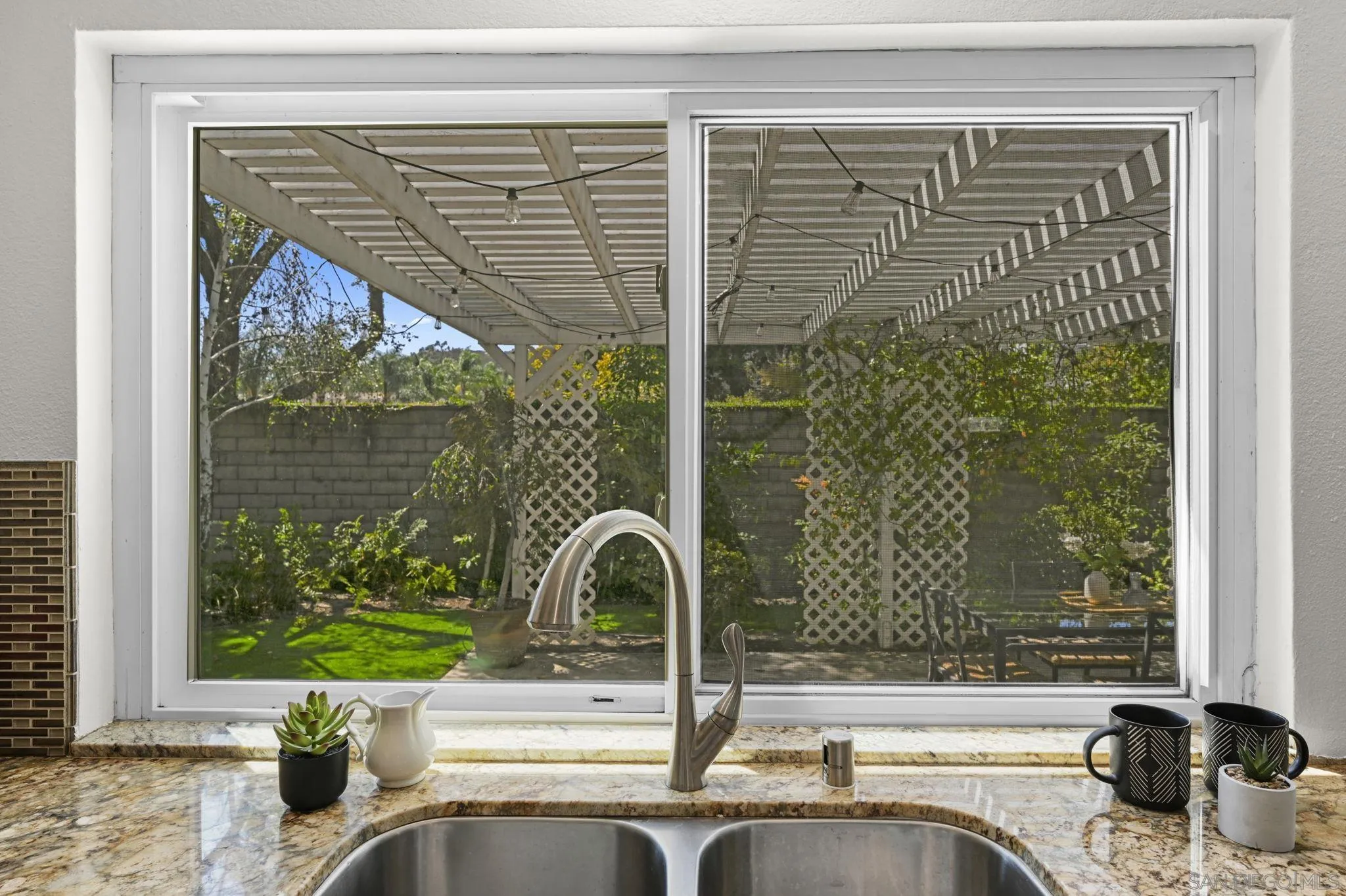 https://cdn.realtyfeed.com/cdn/127/250037303/cc7f4b559ffa54ed6f68543c5ac89a5d.webp