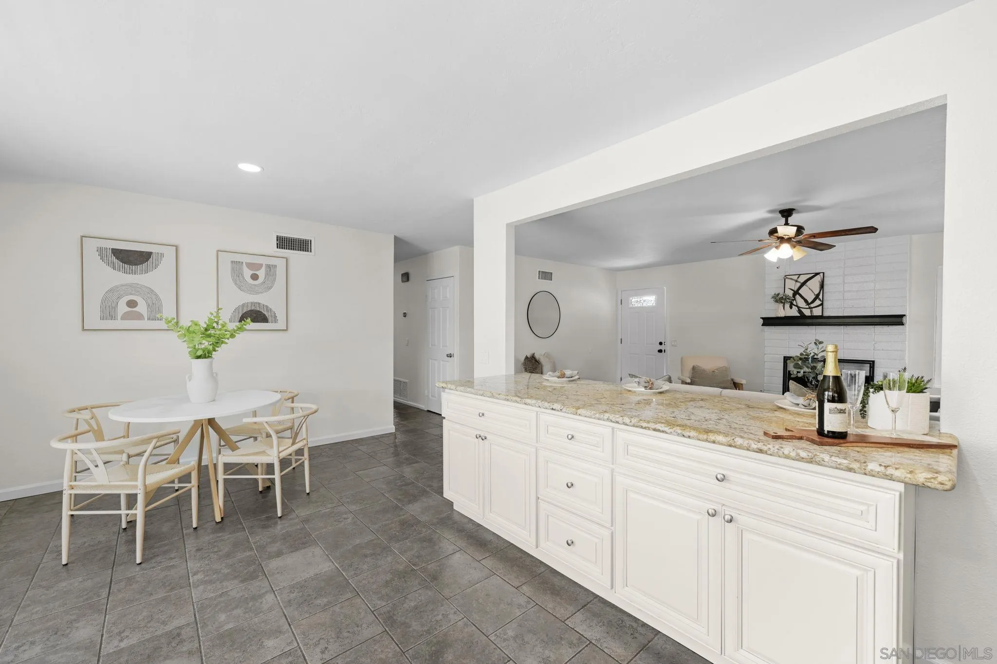 https://cdn.realtyfeed.com/cdn/127/250037303/d03791b201406555f3b919da84ca7bfc.webp