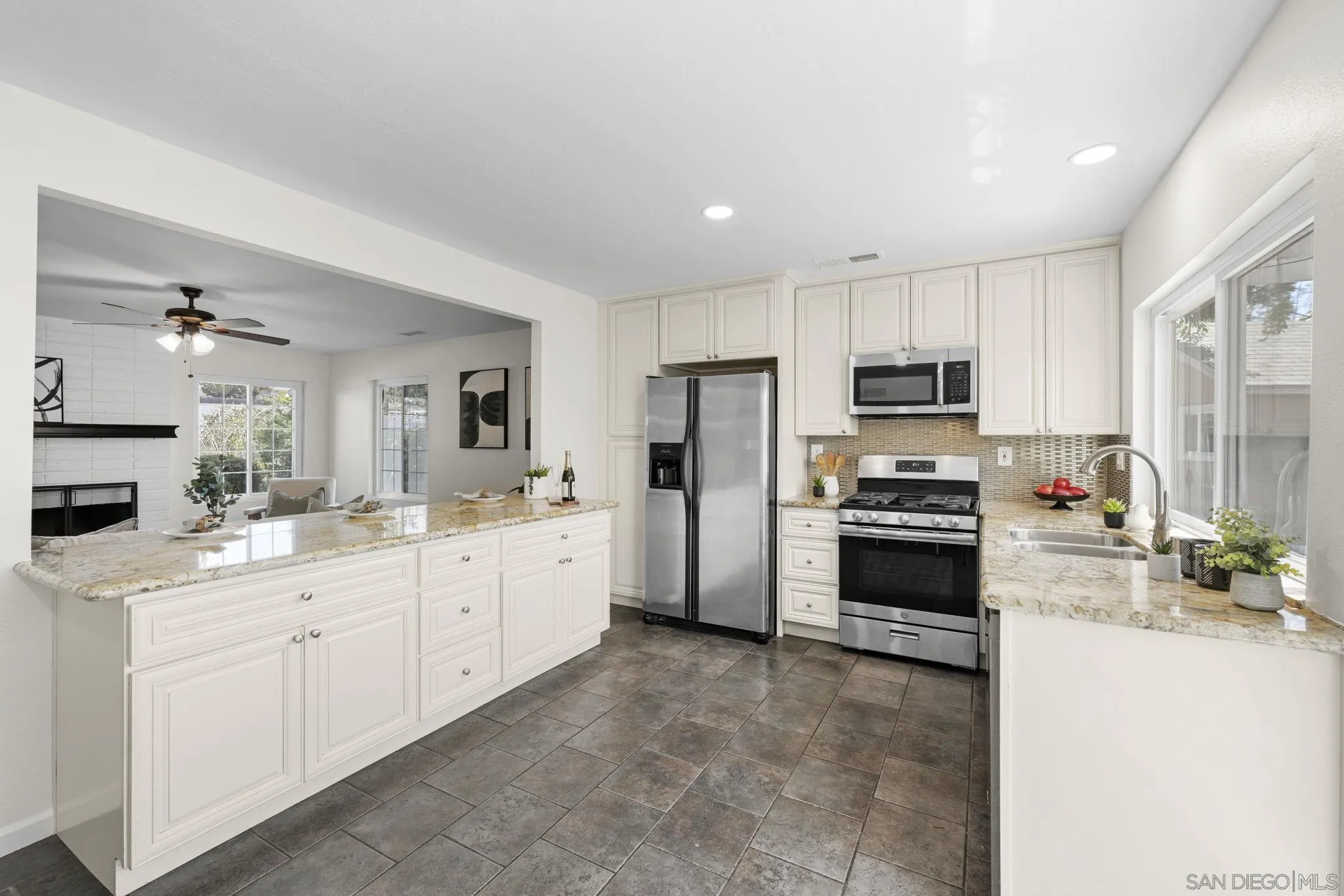https://cdn.realtyfeed.com/cdn/127/250037303/e2932d9172b61c861fdc14000344d380.webp