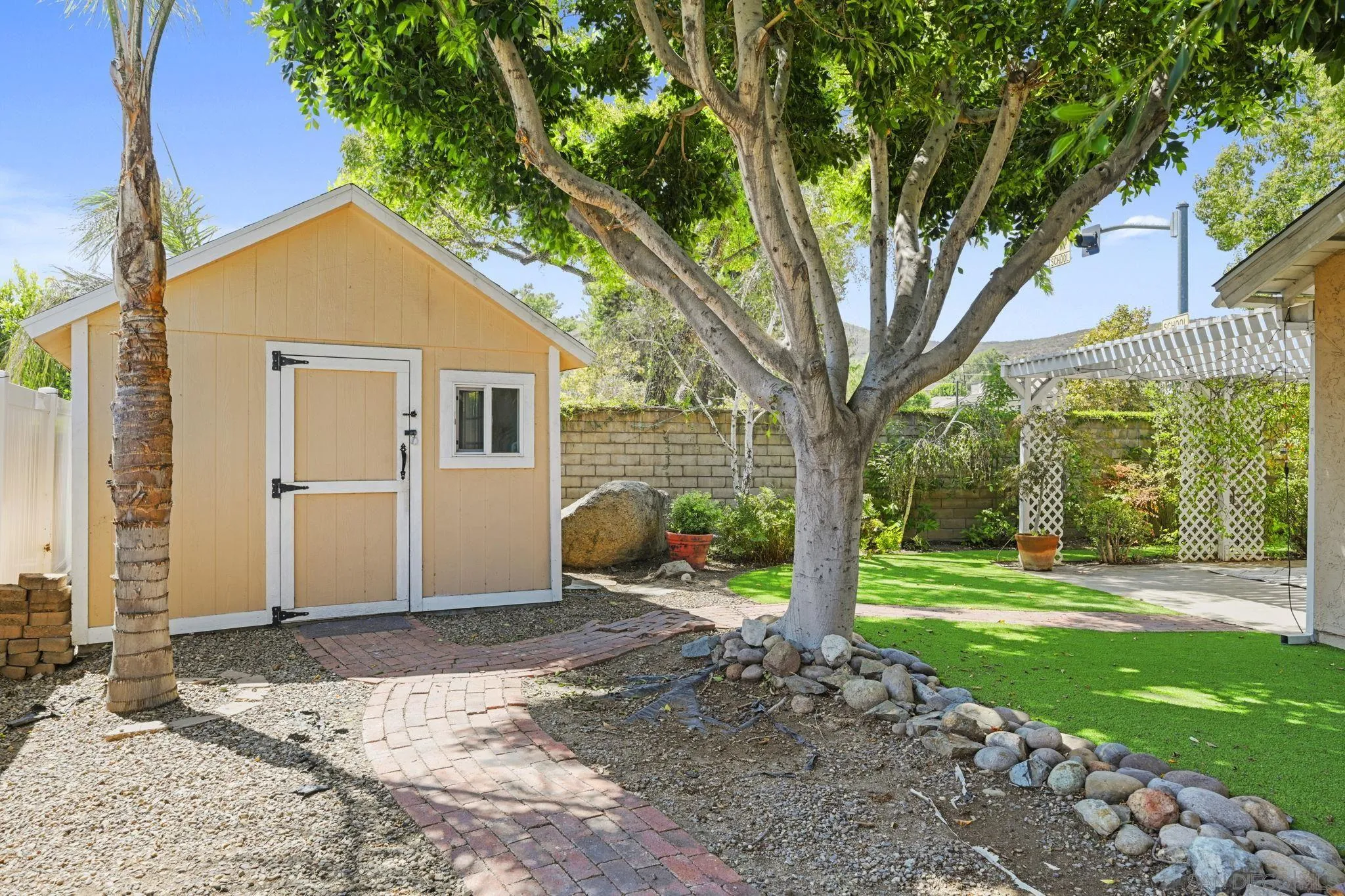https://cdn.realtyfeed.com/cdn/127/250037303/e762ac45b0e59ec7ca5633fedd0202e7.webp