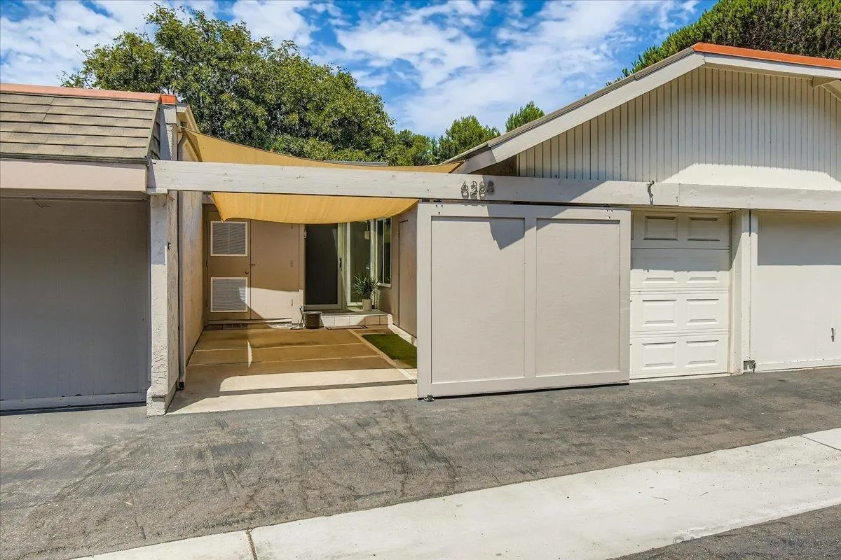 https://cdn.realtyfeed.com/cdn/127/250037305/952512202d6df450bd0b19d45eb1069e.webp