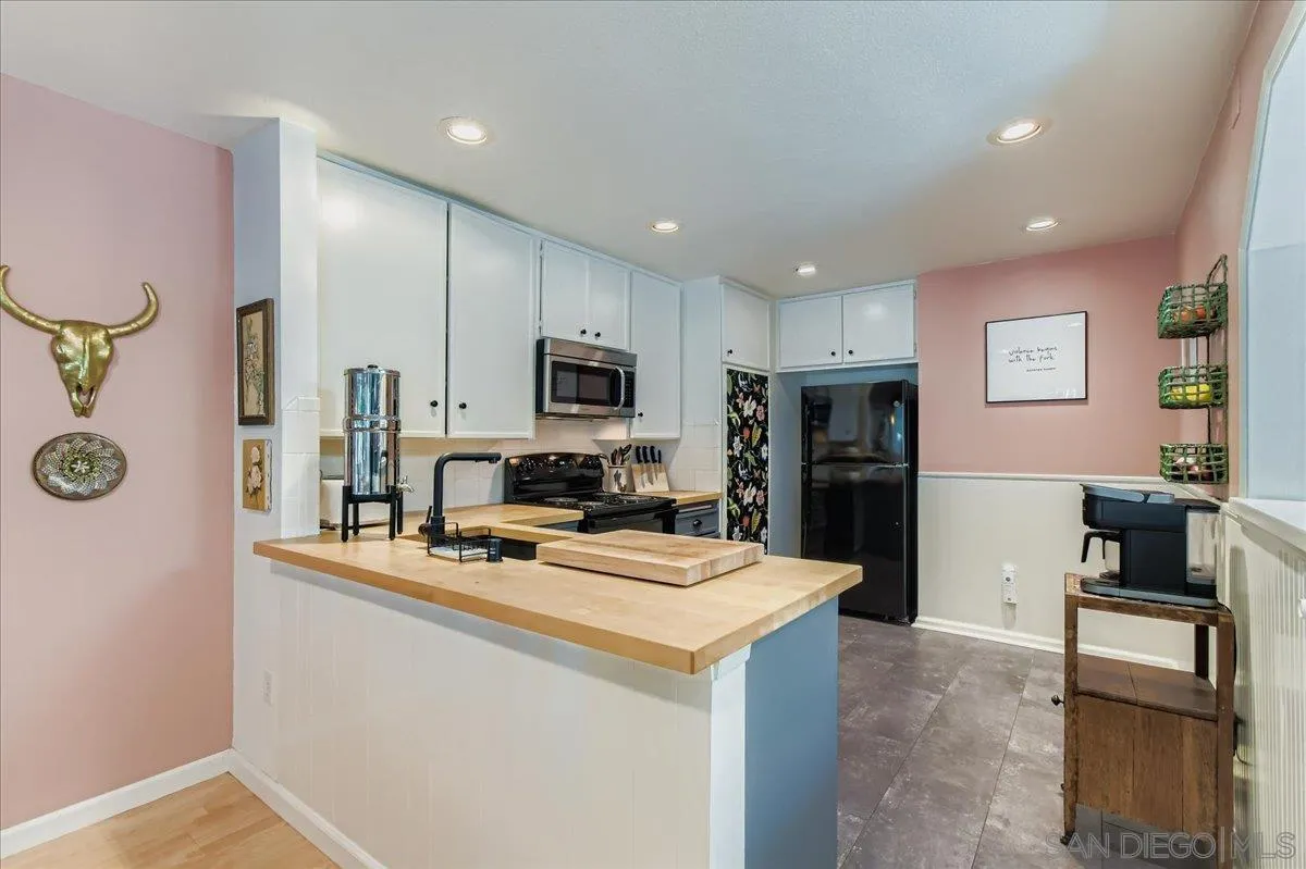 https://cdn.realtyfeed.com/cdn/127/250037305/bfaf911f9a9974f1d649a6b7c6ef626d.webp