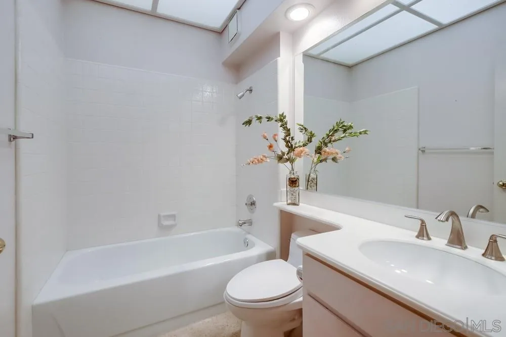 https://cdn.realtyfeed.com/cdn/127/250037308/107396a2b3a63263b1662178ed40ae52.webp