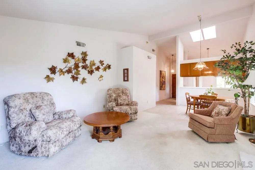 https://cdn.realtyfeed.com/cdn/127/250037308/4a05057b5ffc33ef8dc6fa5cb137d70b.webp