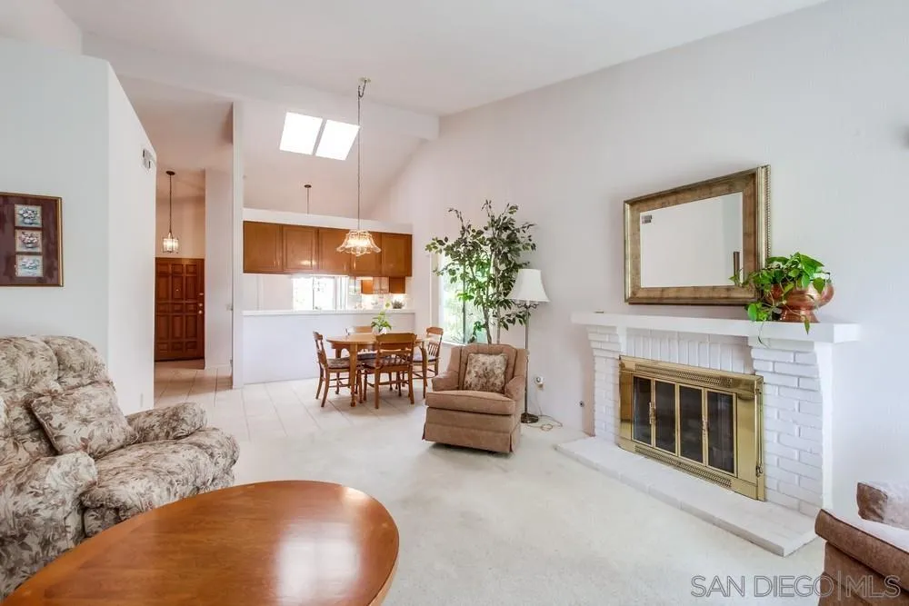 https://cdn.realtyfeed.com/cdn/127/250037308/56b22588a452156619e293486516e1c0.webp