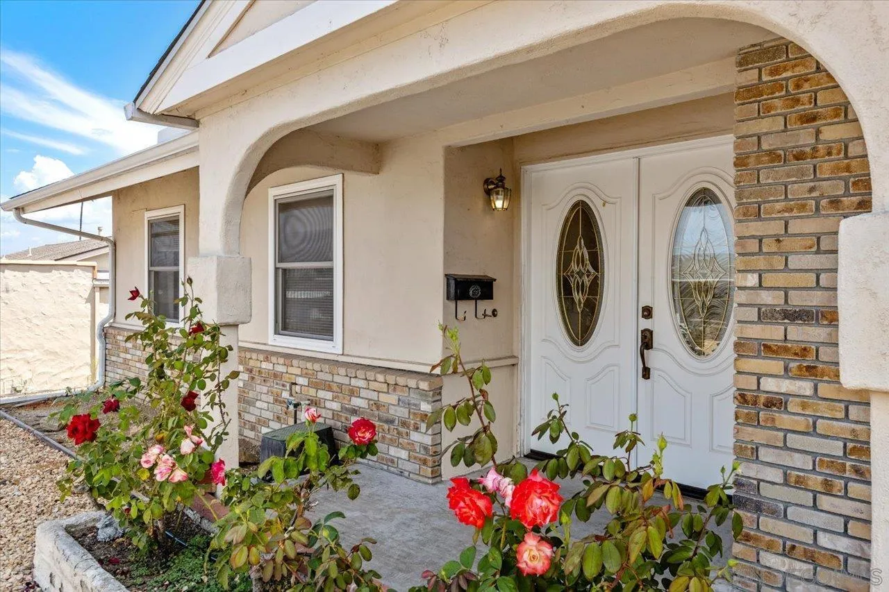 https://cdn.realtyfeed.com/cdn/127/250037311/9007441be90e086efdc7cad206cedc25.webp