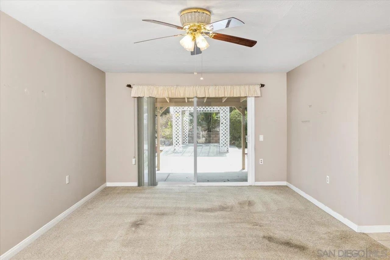 https://cdn.realtyfeed.com/cdn/127/250037311/c6df5adecfb9a5fa9647434b219936e3.webp
