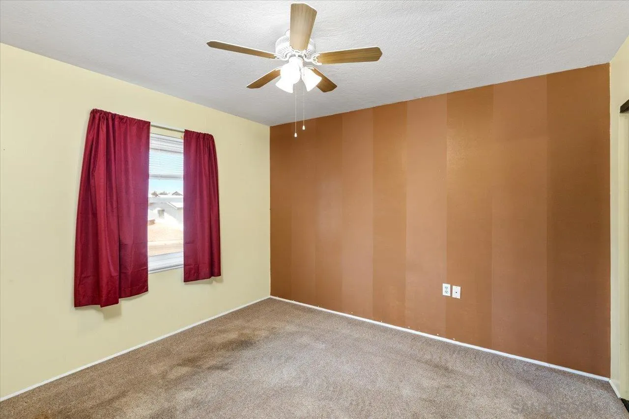 https://cdn.realtyfeed.com/cdn/127/250037311/e48280c2bc491fcdbd0a3eb2063c0e04.webp