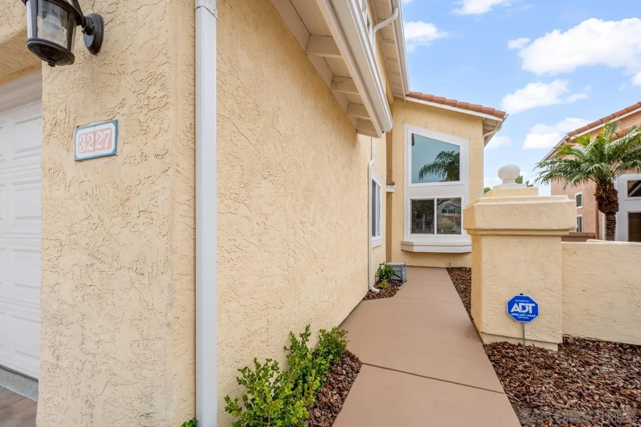 https://cdn.realtyfeed.com/cdn/127/250037312/4d9b89b63ce6bbb86c4c2e21ea83bf11.webp
