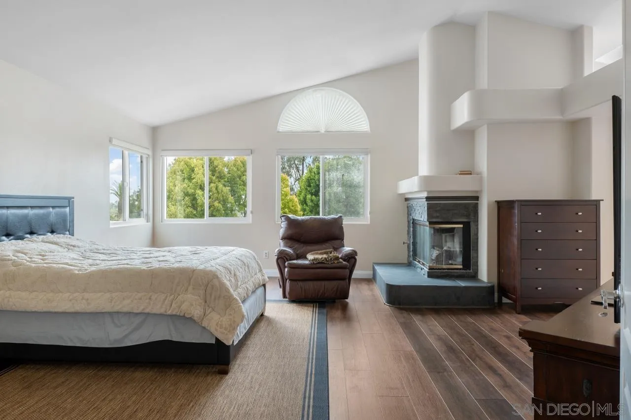 https://cdn.realtyfeed.com/cdn/127/250037312/833f848796aa75c2a5dbd0f51ae3b04c.webp