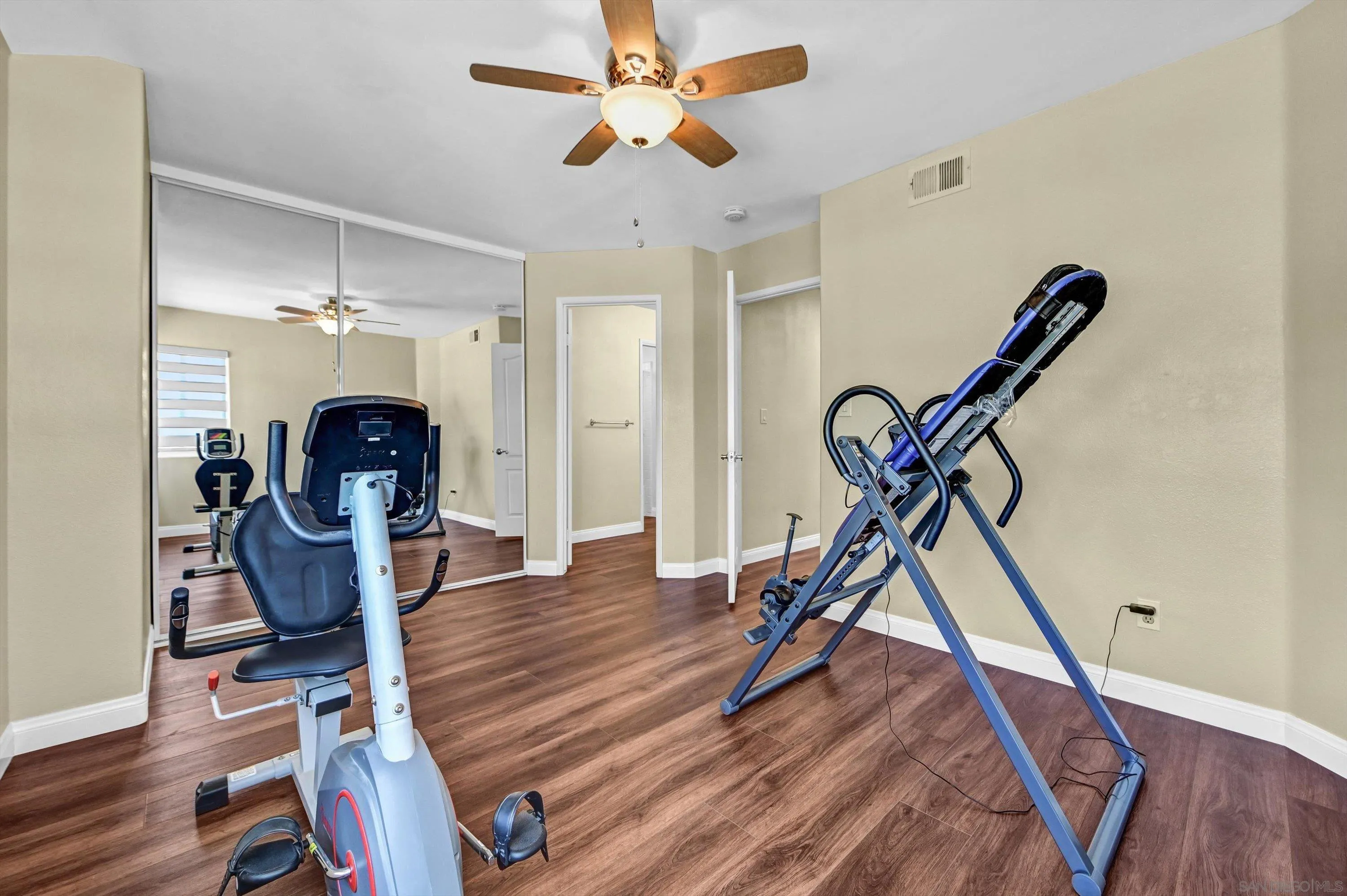 https://cdn.realtyfeed.com/cdn/127/250037312/8387e38e9ba34642a3412280dd29a74b.webp