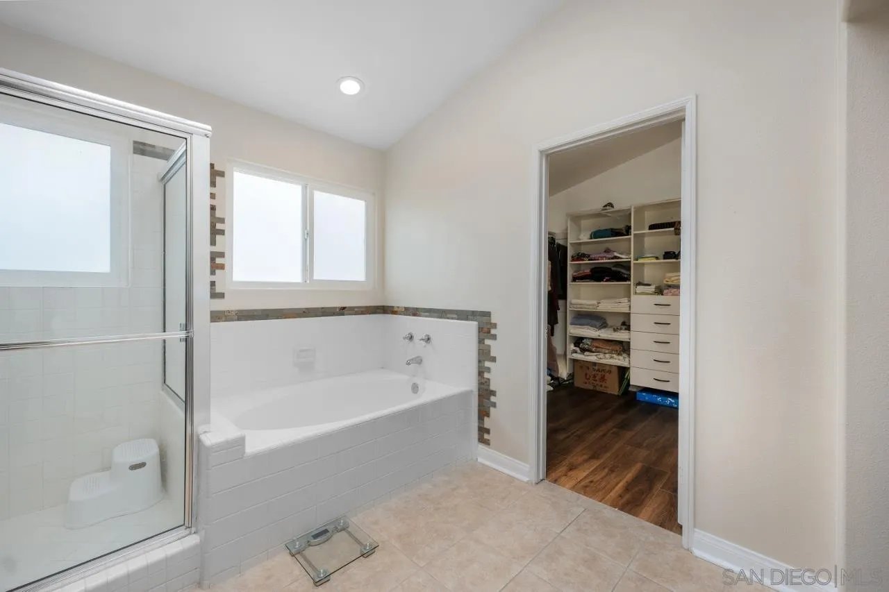 https://cdn.realtyfeed.com/cdn/127/250037312/887b290477ac24822dabe90ba707297f.webp