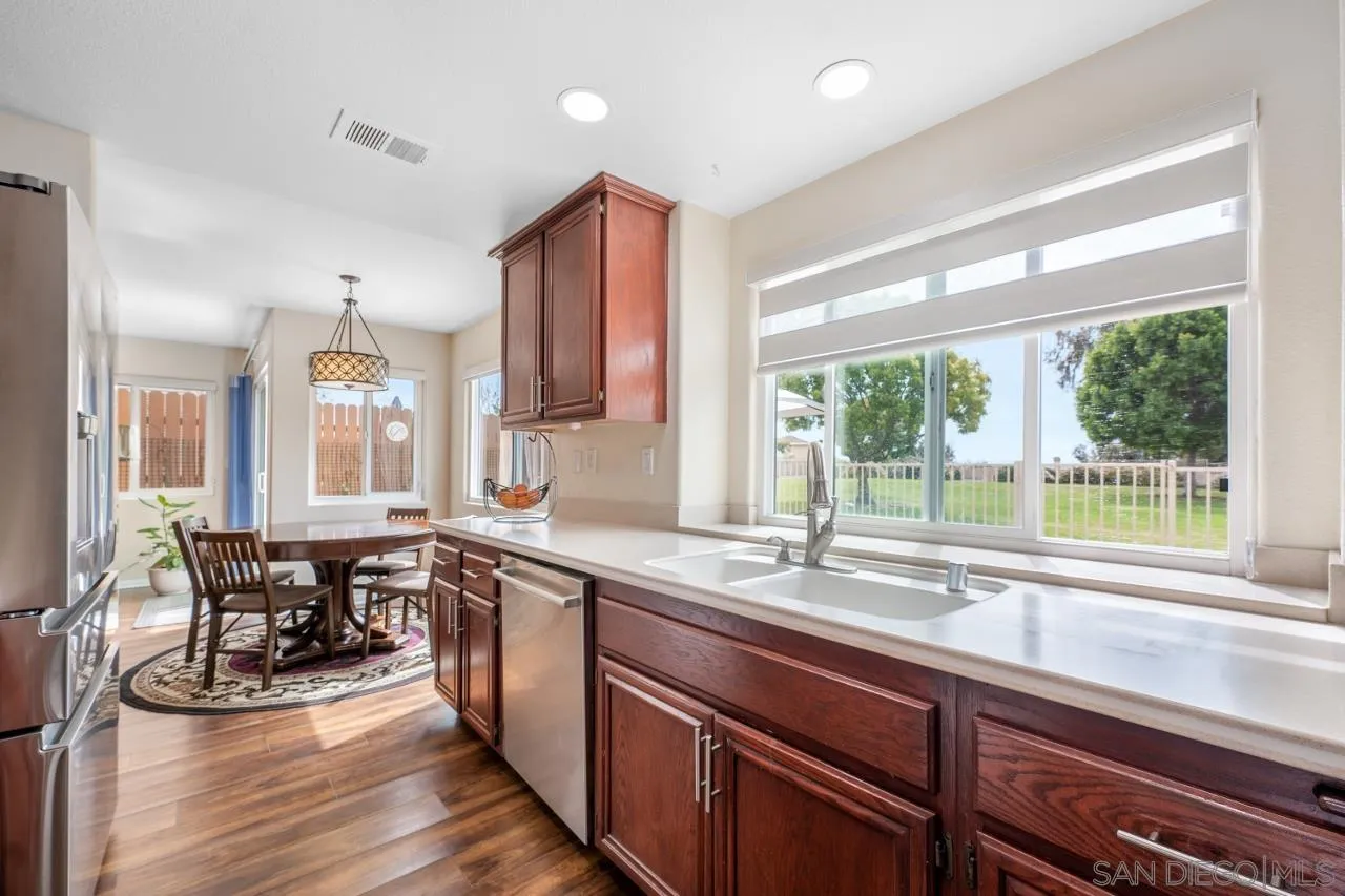 https://cdn.realtyfeed.com/cdn/127/250037312/9c81da7df2fae29ac4c3a985342b30ec.webp