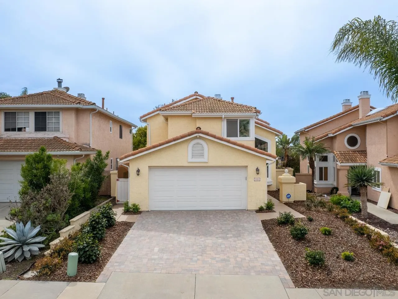 https://cdn.realtyfeed.com/cdn/127/250037312/9e356aea10c5c43f52fba2bcc83c607e.webp