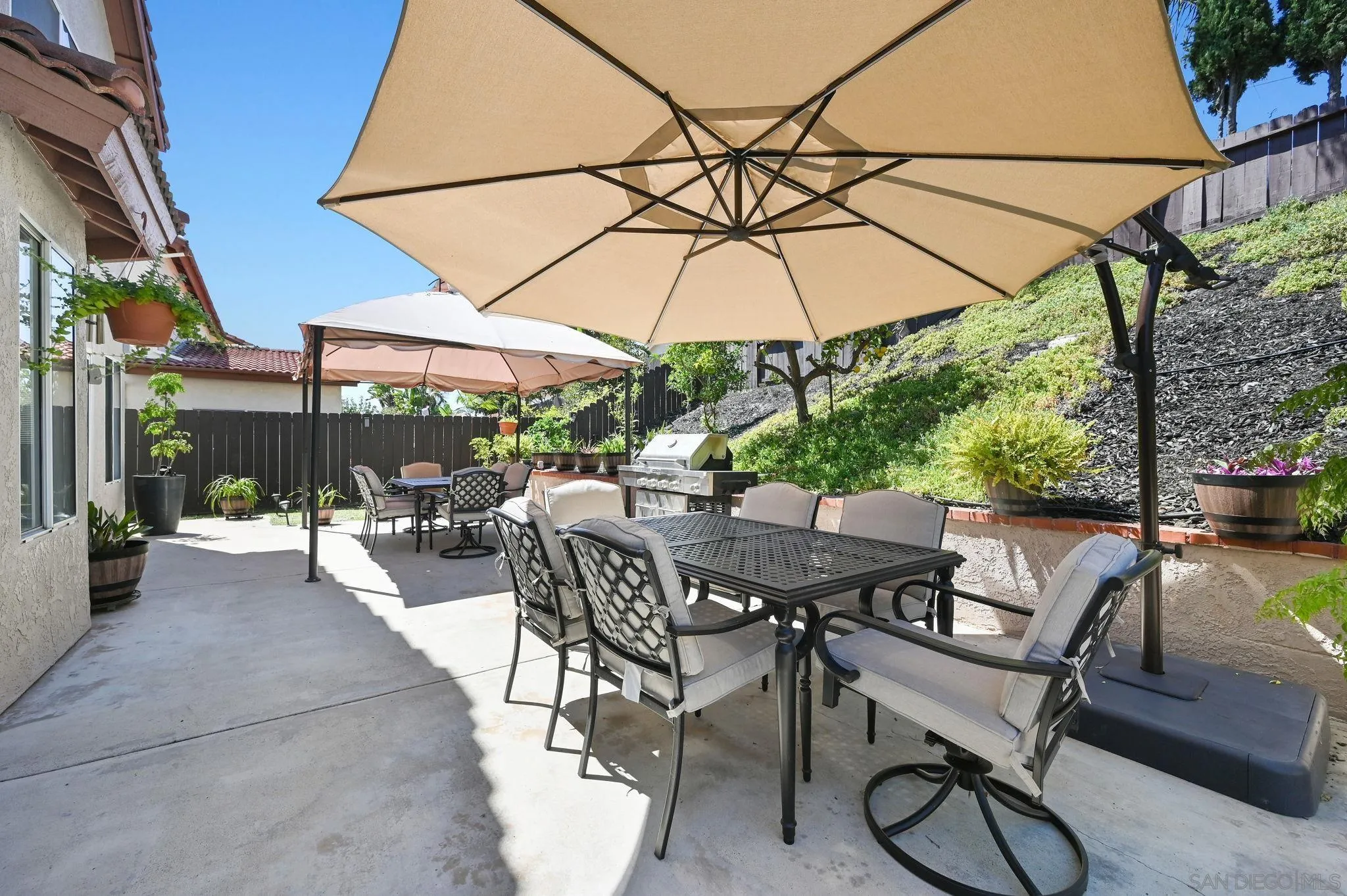 https://cdn.realtyfeed.com/cdn/127/250037313/2b81cdf27531f5a8569c4c75d5b33fc9.webp