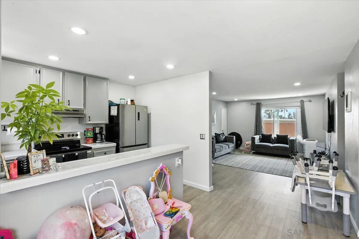 https://cdn.realtyfeed.com/cdn/127/250037314/2f30b3d3fab9c0e3515baee447b1c34d.webp