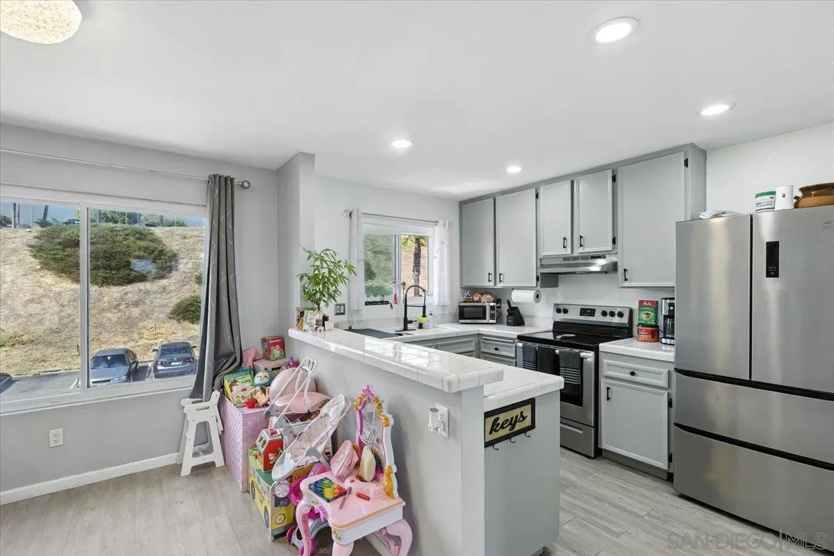 https://cdn.realtyfeed.com/cdn/127/250037314/3a8e4cb2631c7380bd14dee09a492884.webp