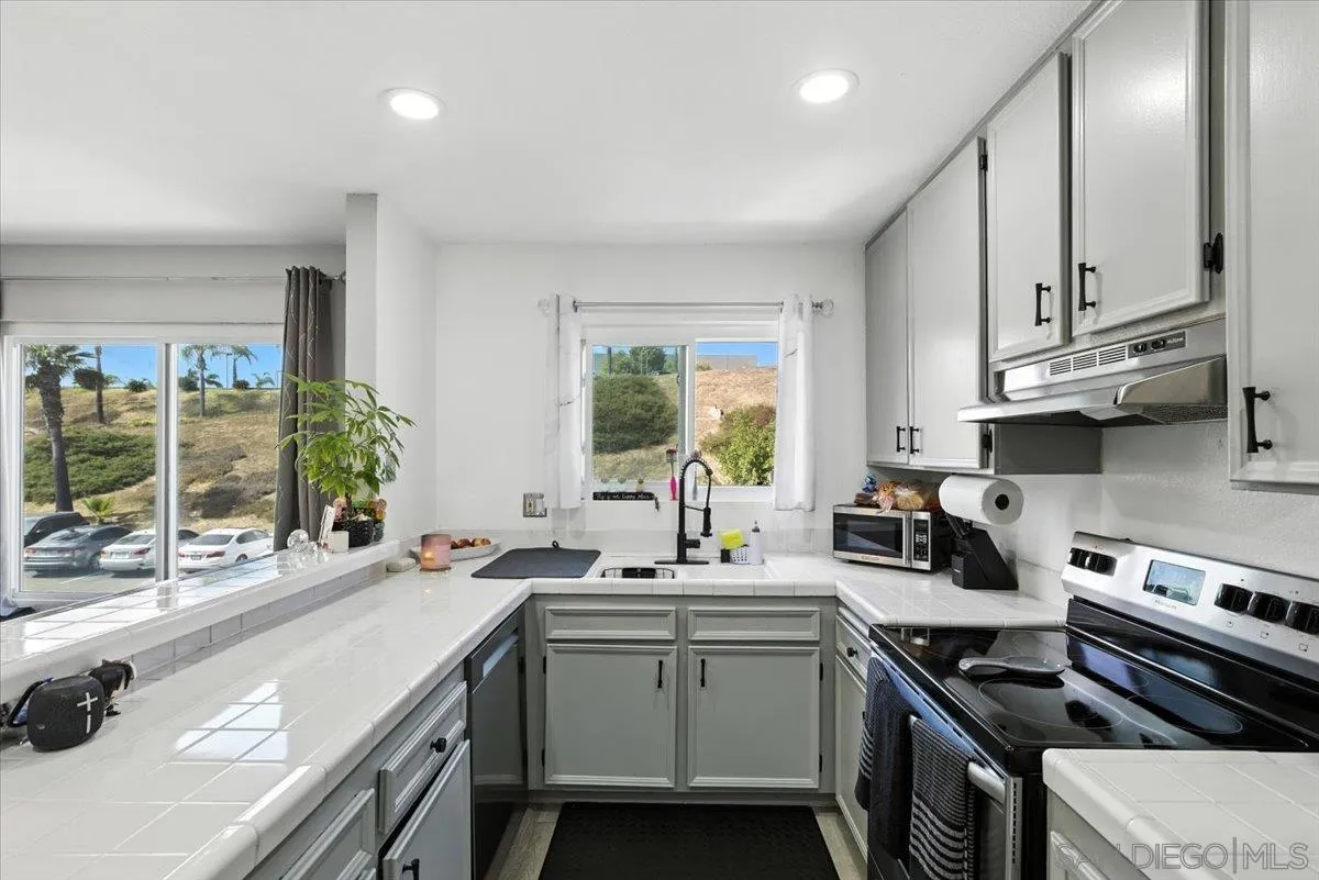 https://cdn.realtyfeed.com/cdn/127/250037314/8324b745320051d314941c4ef4072f74.webp