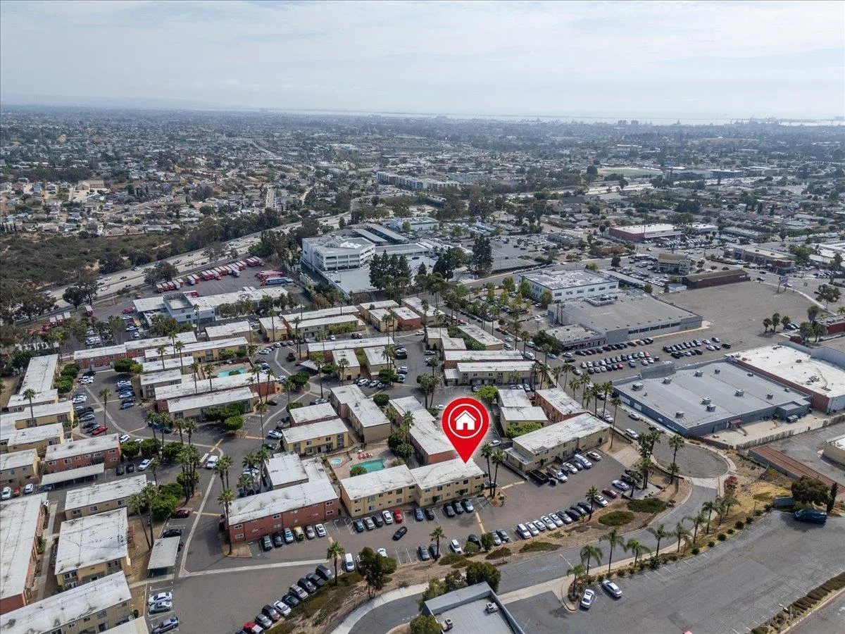 https://cdn.realtyfeed.com/cdn/127/250037314/ce55f94f32cd9820e5b8c09d0e16649a.webp
