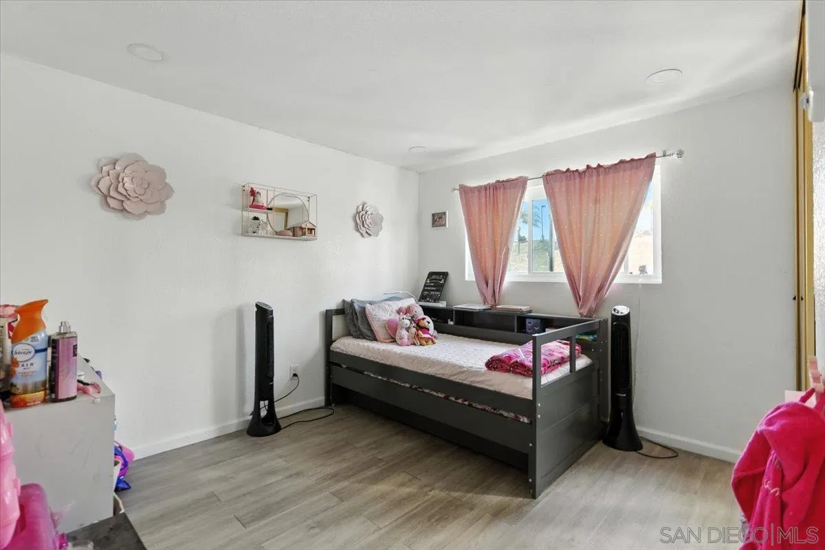 https://cdn.realtyfeed.com/cdn/127/250037314/f272e1c07ac845236babb8cdf7c444db.webp