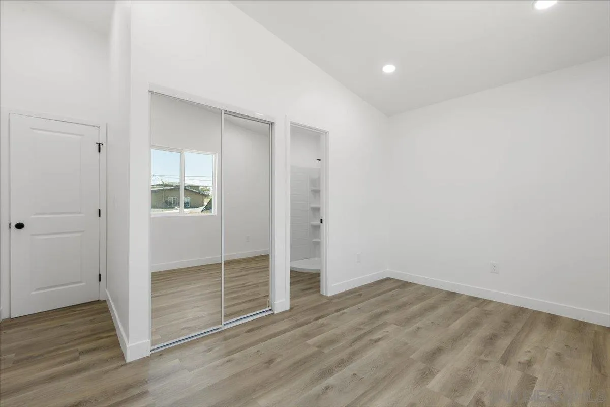 https://cdn.realtyfeed.com/cdn/127/250037315/300c2a27c2dd79591509ad84bd763aa8.webp