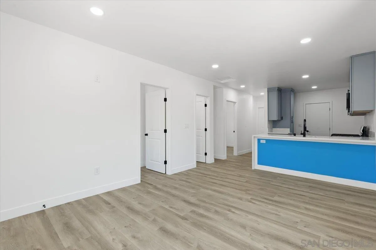 https://cdn.realtyfeed.com/cdn/127/250037315/3e1576eed3dcfd284760a983d3bab0bb.webp