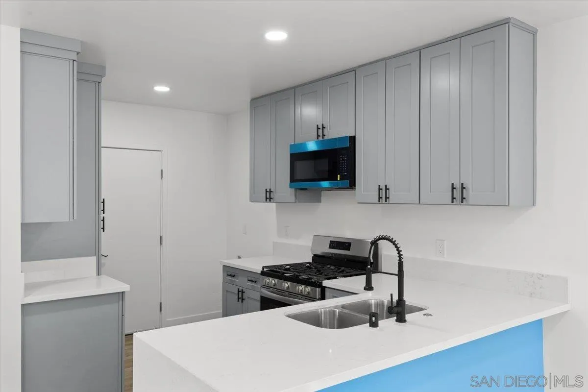 https://cdn.realtyfeed.com/cdn/127/250037315/b02927db3c92f108ba5670f836a89976.webp