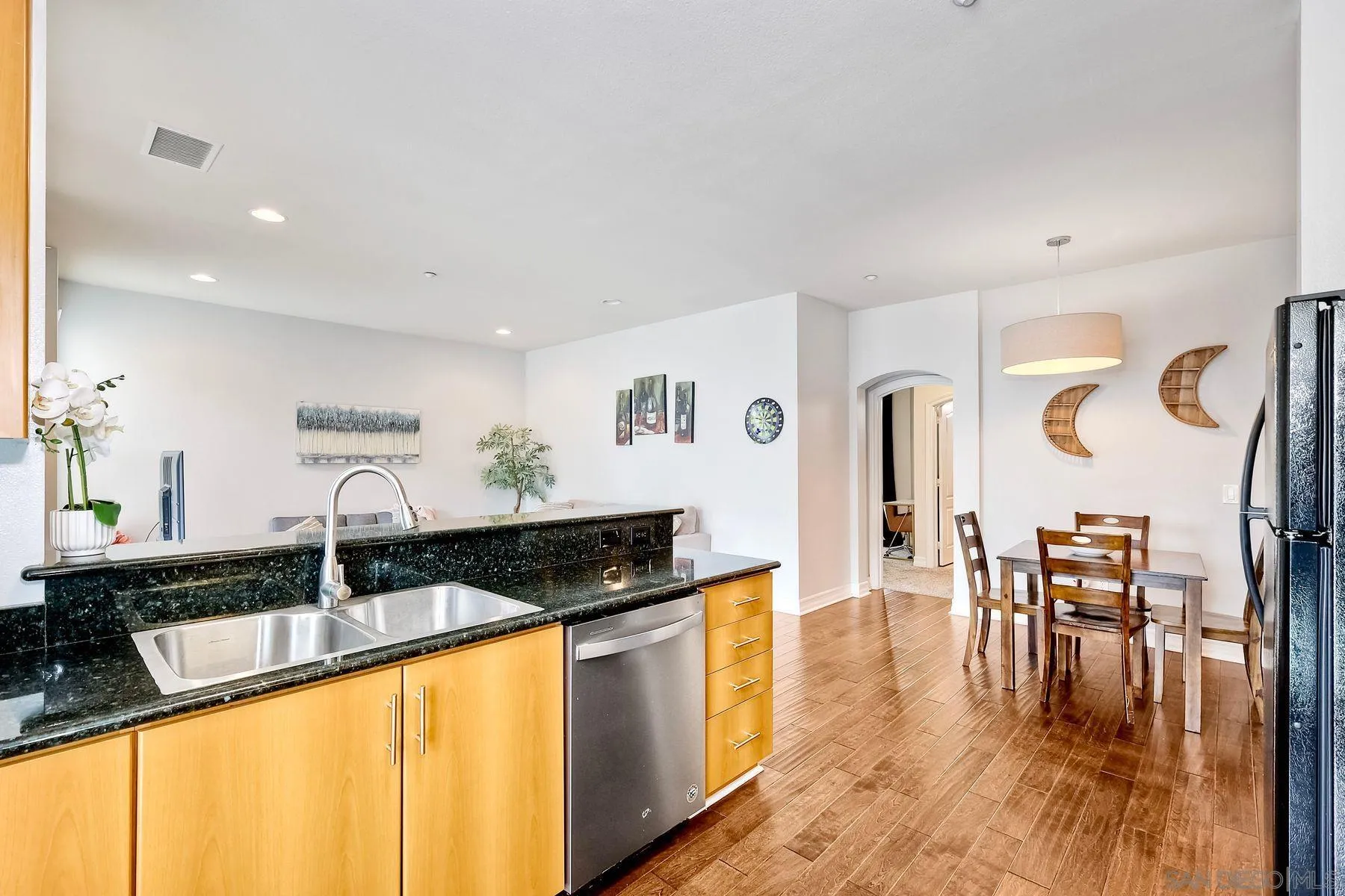 Photo #6: 250037317 Listing 