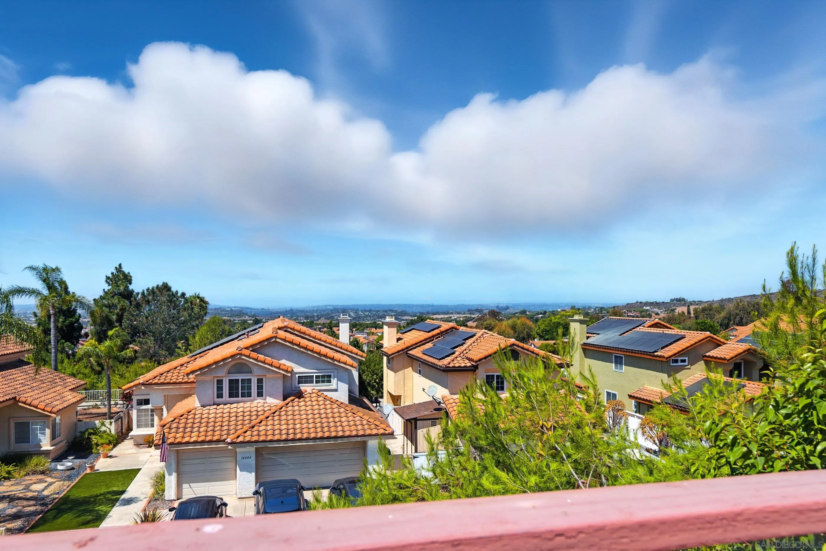 https://cdn.realtyfeed.com/cdn/127/250037319/1a8e67adf176c32db8e7503defabd0b0.webp