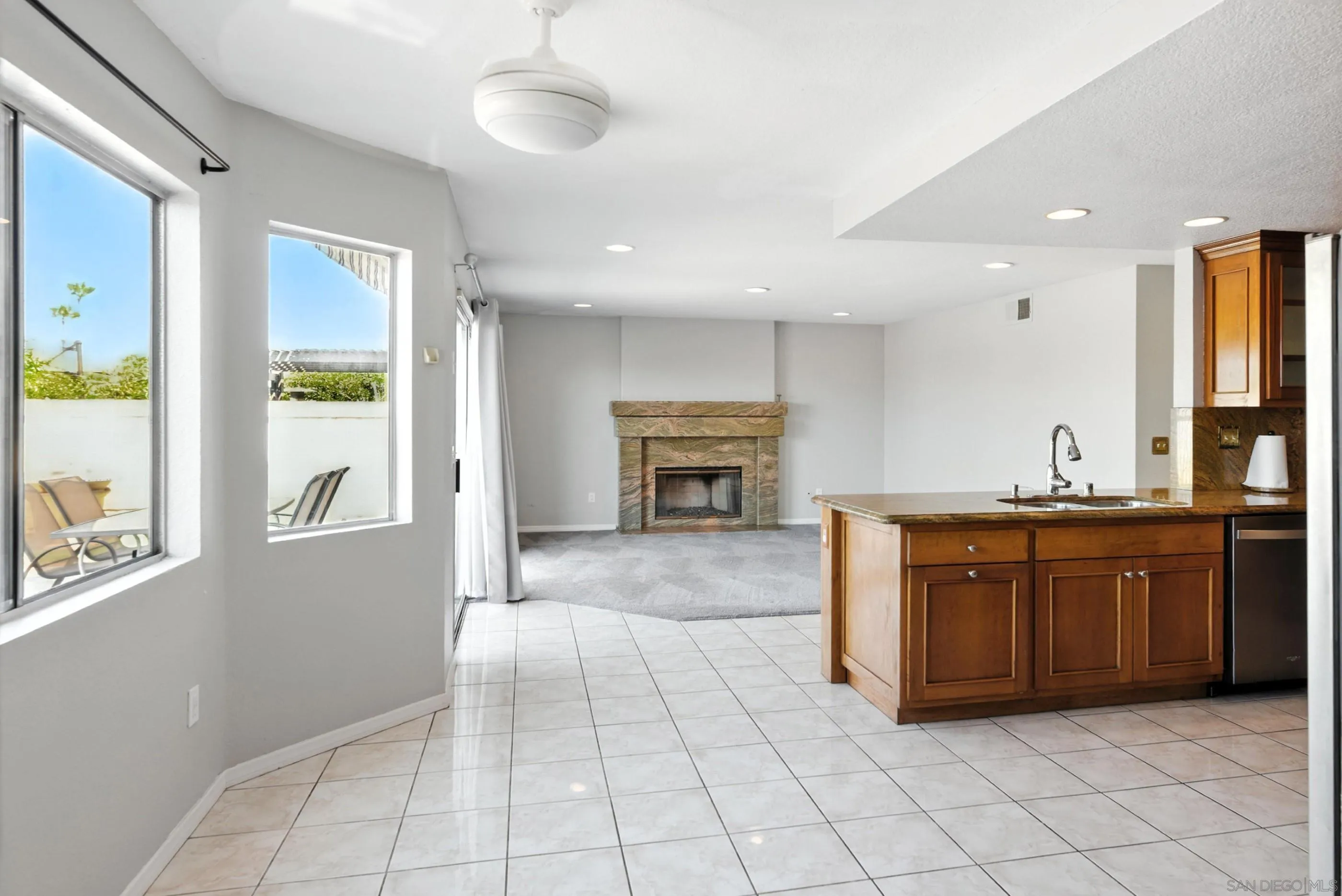 https://cdn.realtyfeed.com/cdn/127/250037319/4f68738356d921e45139f4d374a0a8e9.webp