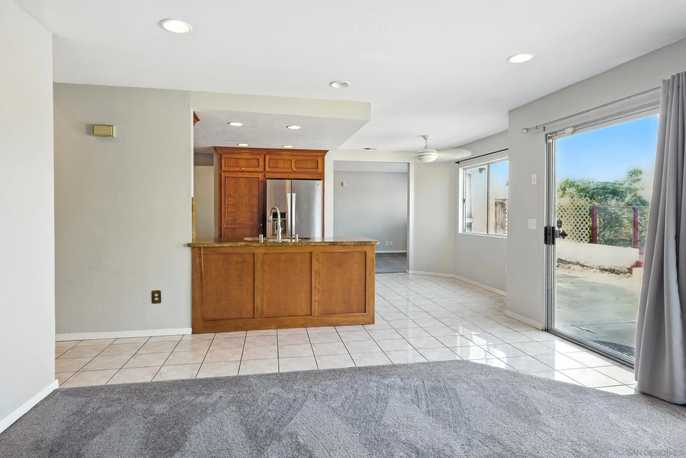 https://cdn.realtyfeed.com/cdn/127/250037319/88d96d6da21f258610688073567a849d.webp