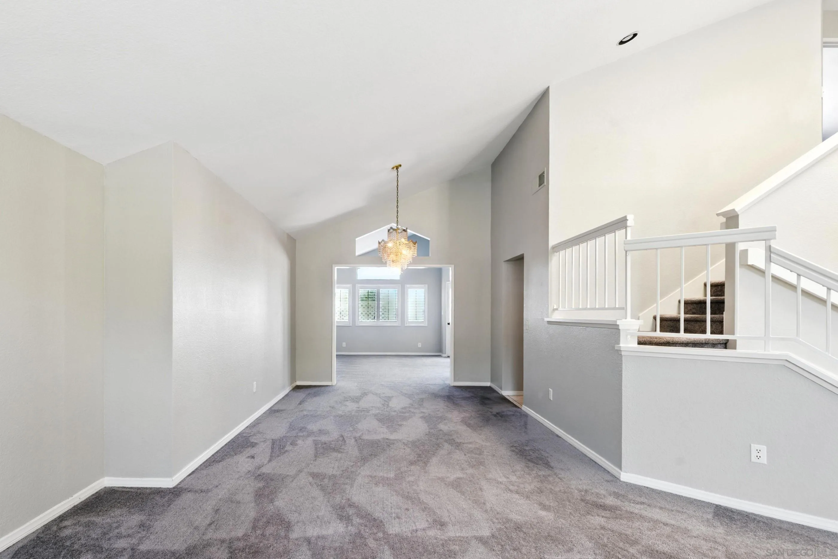 https://cdn.realtyfeed.com/cdn/127/250037319/9cf6e5331370f5c9111175a17aff7aea.webp