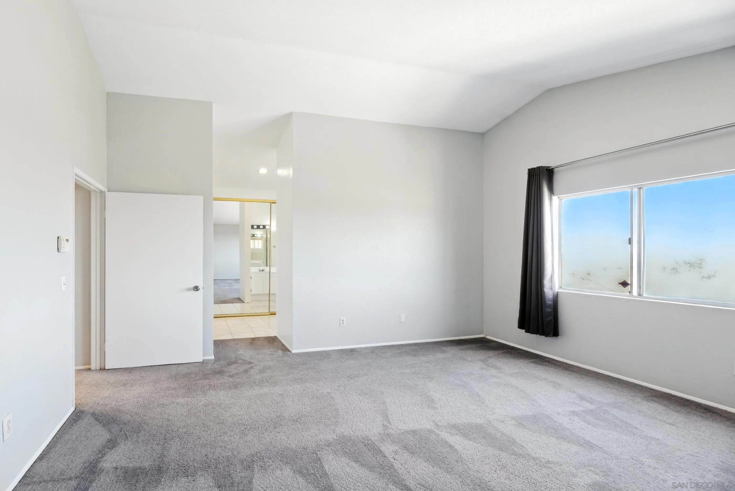 https://cdn.realtyfeed.com/cdn/127/250037319/cb529d02382b65fd068810392f50078e.webp