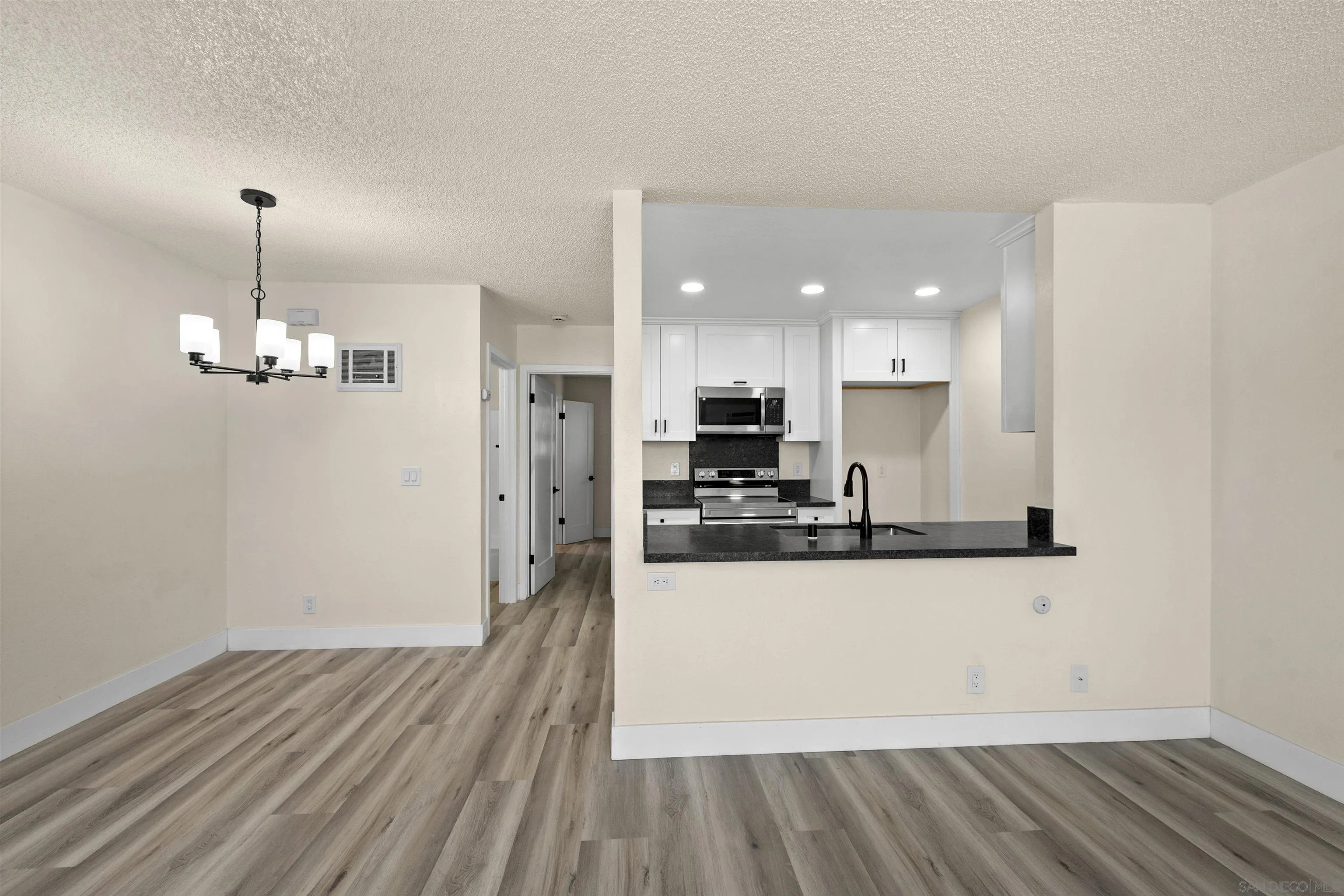 https://cdn.realtyfeed.com/cdn/127/250037322/3e1136f0b81fe5121aa86dcac647f5ca.webp